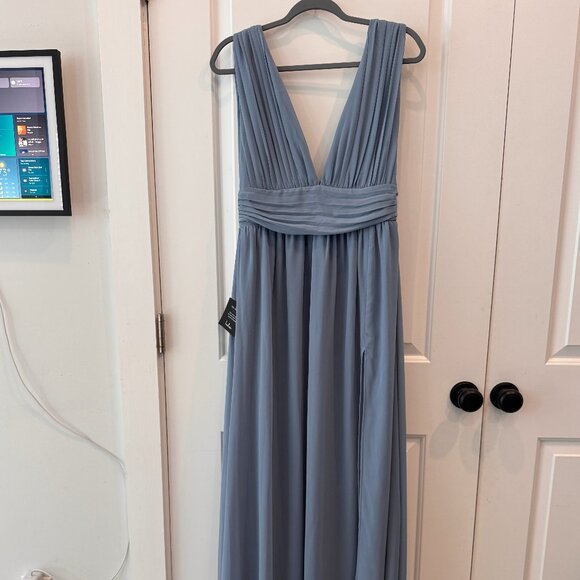 NWT Lulu's Light Blue V Heavenly Maxi Dress Retails $100 Size M - Picture 2 of 6